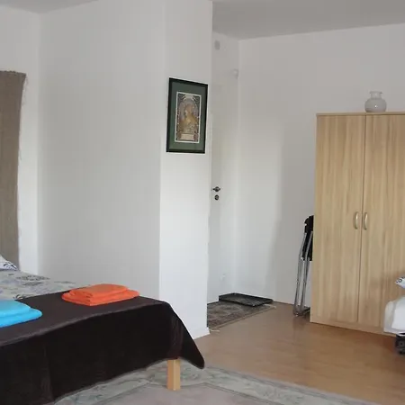 Δωμάτια σε οικογενειακή κατοικία Na Skarpie *