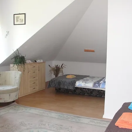 Δωμάτια σε οικογενειακή κατοικία Na Skarpie *